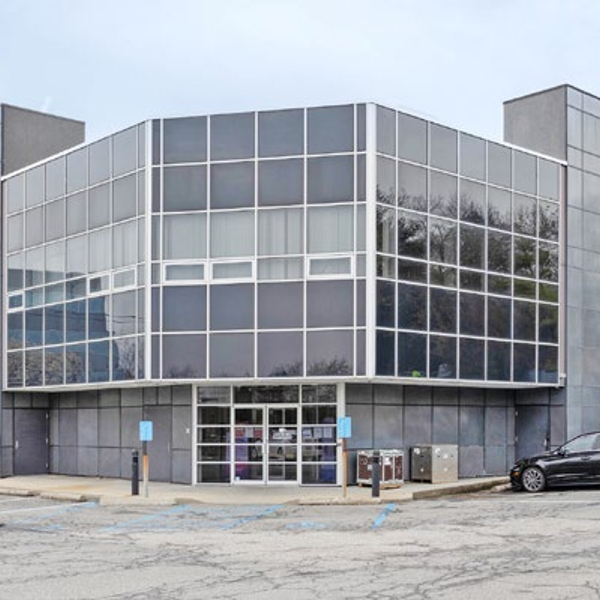 Commercial property at 907 Northern Blvd, Great Neck - luxury space for sale - Image 1 of 1